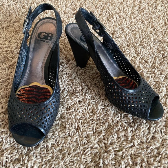 Black peep toe heels - Picture 1 of 6